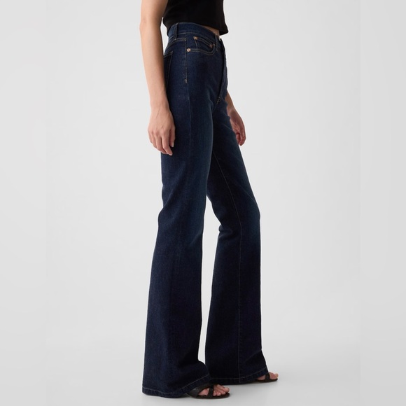 NWOT Gap High Rise '70s Flare Jeans - Picture 3 of 6